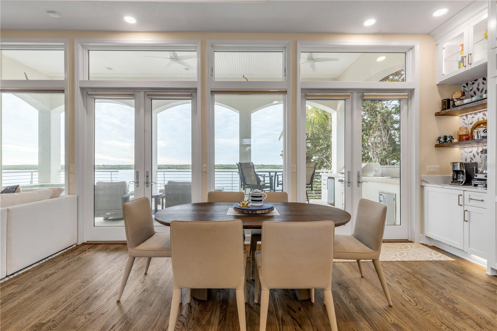 ORLANDO BEACH - Residential