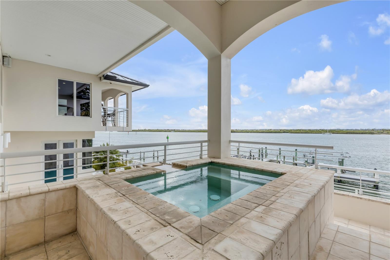 ORLANDO BEACH - Residential