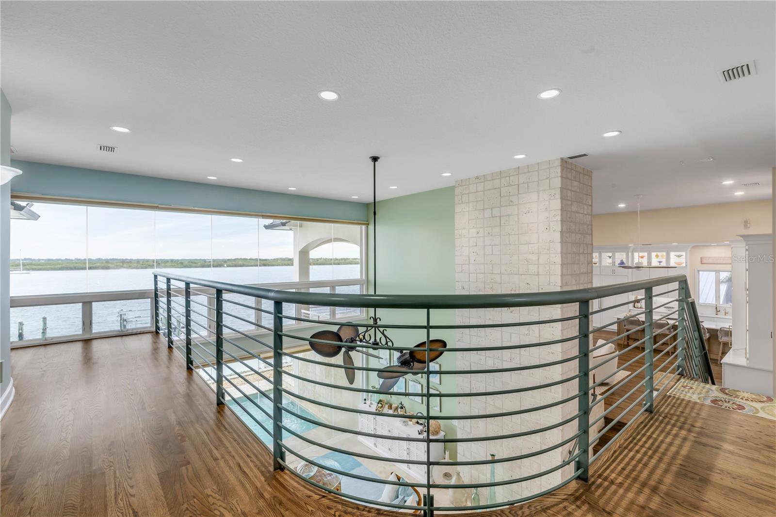 ORLANDO BEACH - Residential