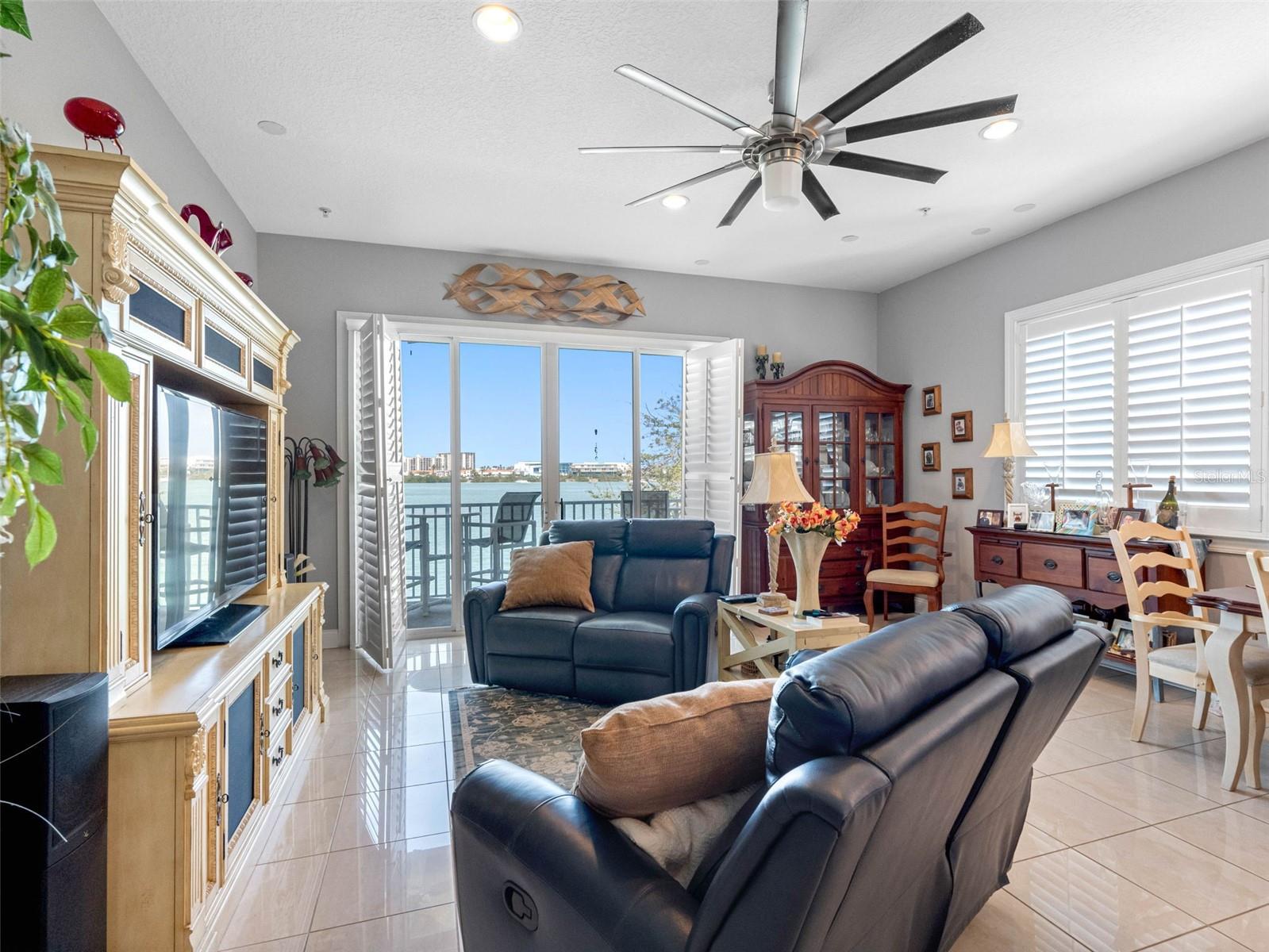 200 BRIGHTWATER DRIVE 10