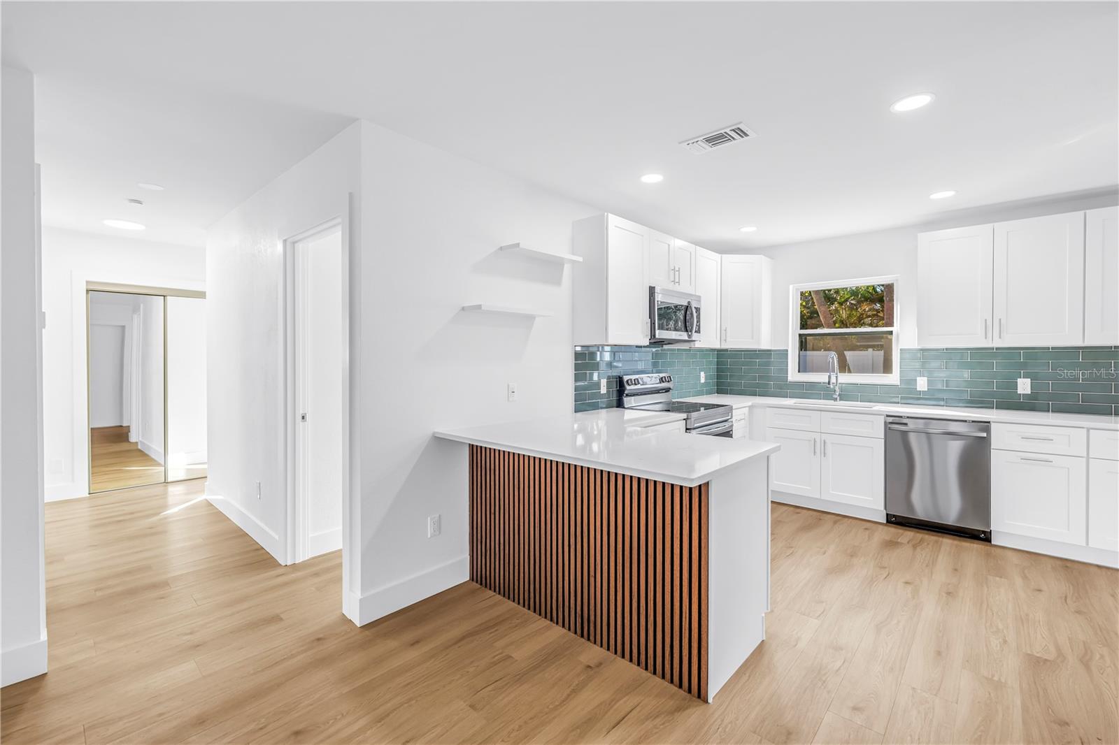 GULFPORT ESTATES - Residential