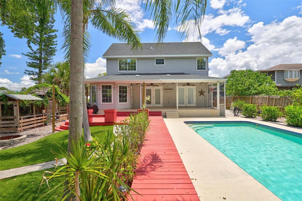 Photo of 703 Riverside Drive, Tarpon Springs, FL 34689 (MLS # TB8520013)