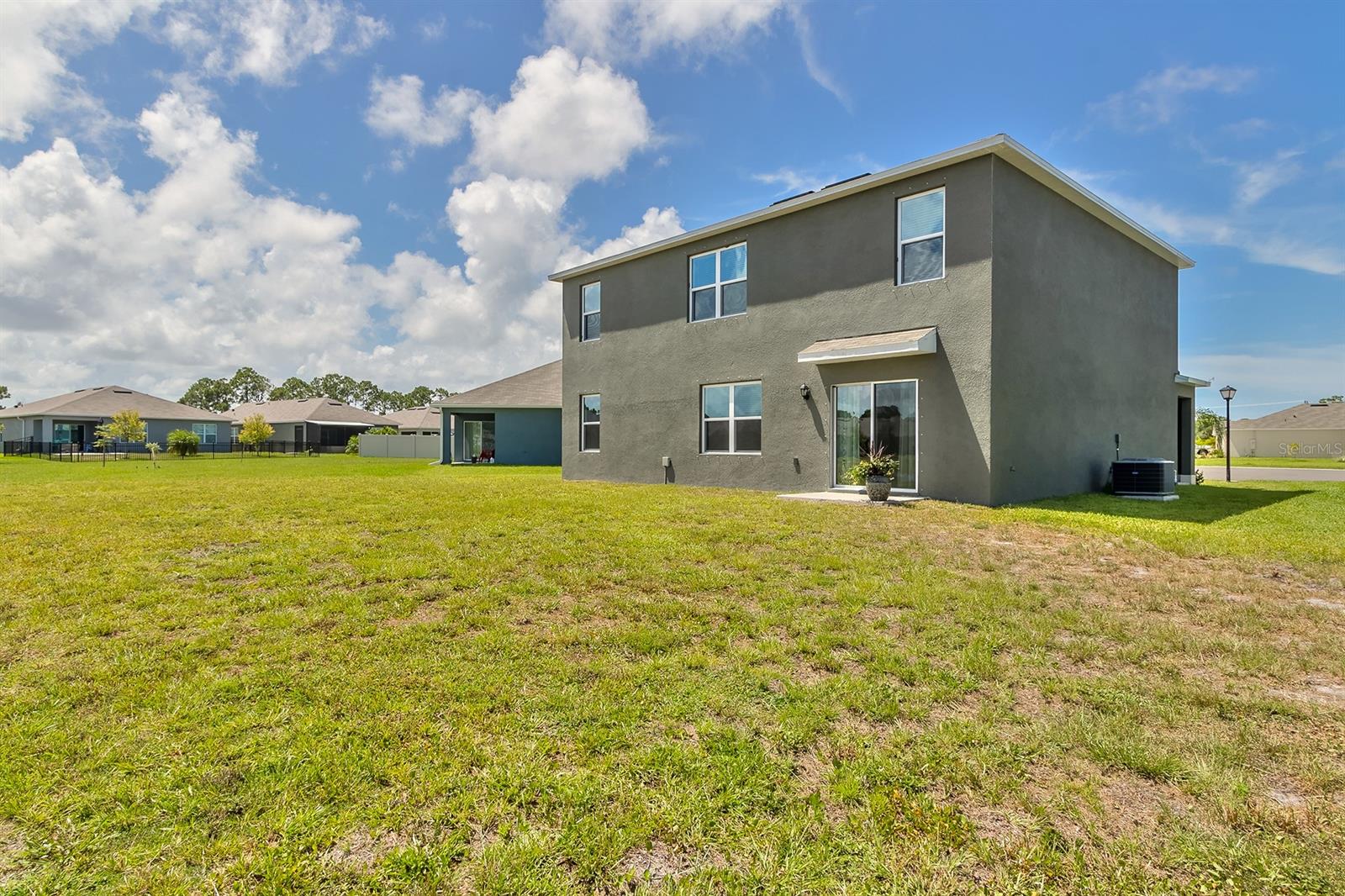 Woodbridge Lks/Edgewater - Residential