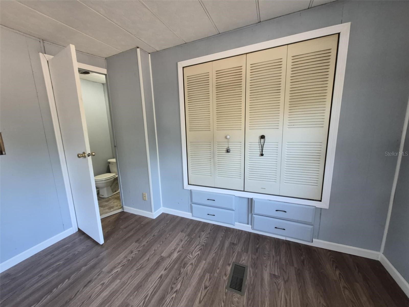 EAST MARION ESTATE - Residential