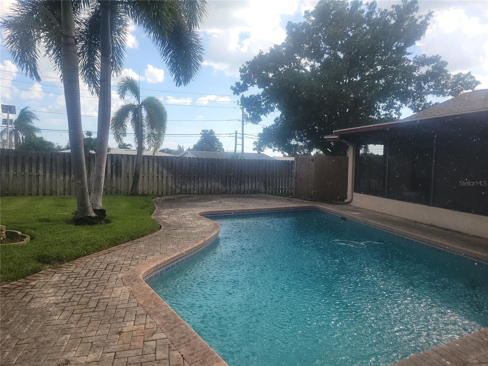10209 BAY HILLS DRIVE