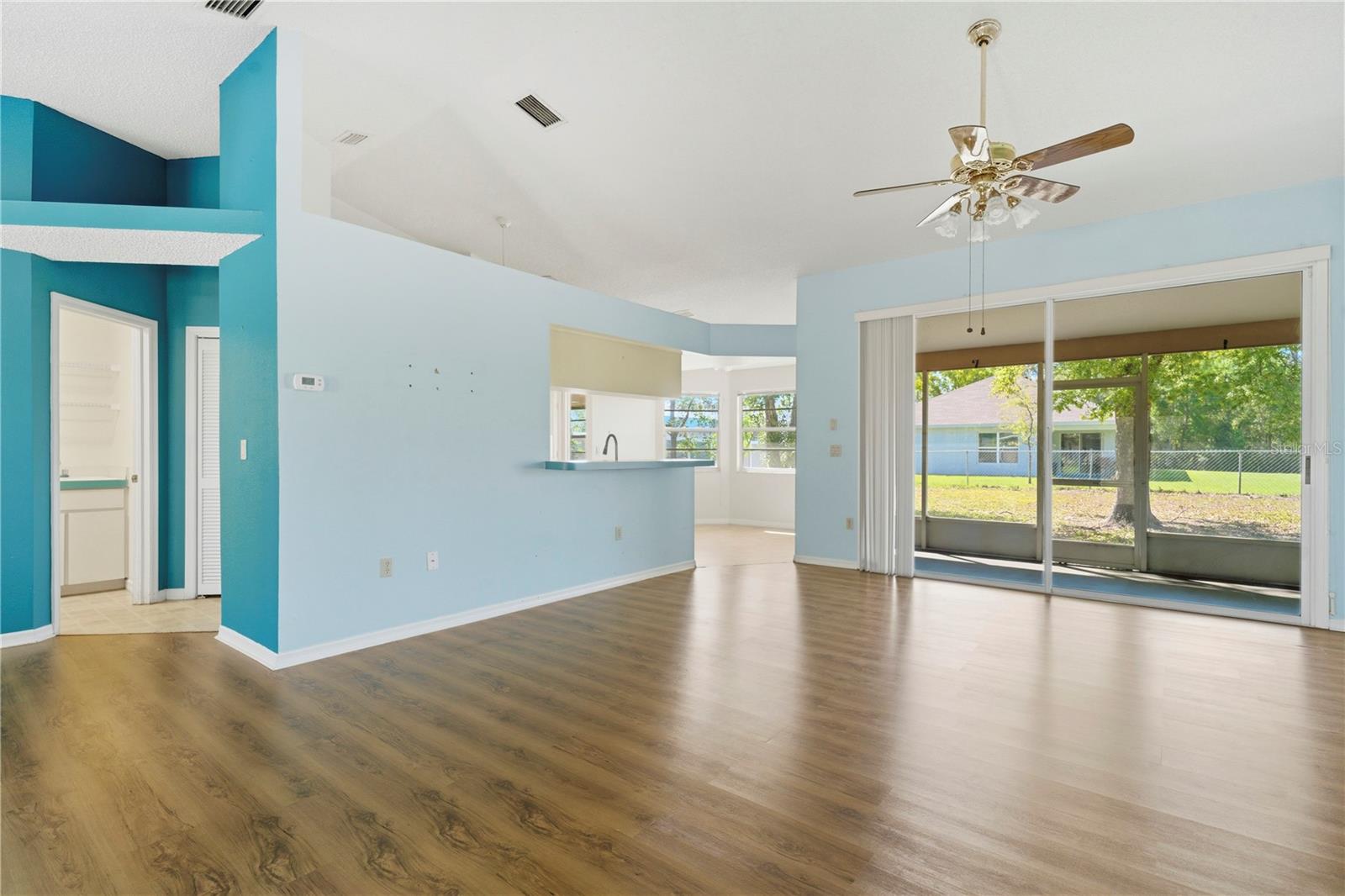 SPRING HILL - Residential