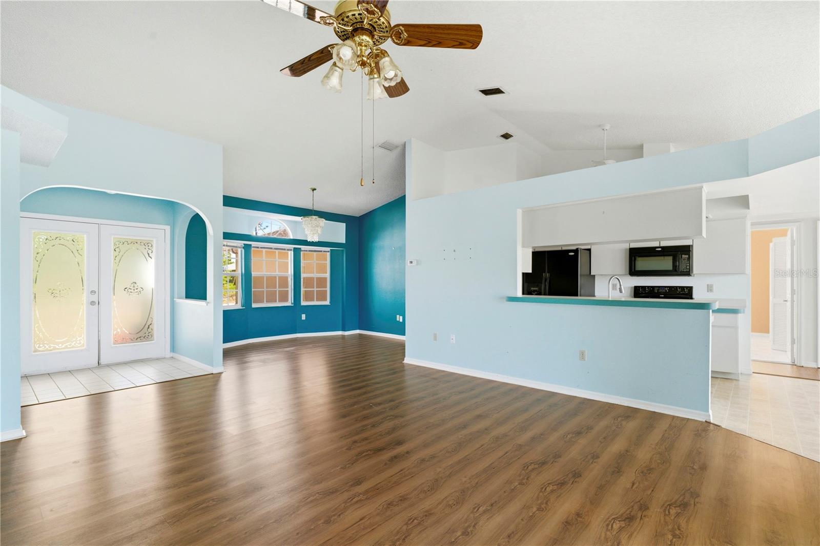 SPRING HILL - Residential