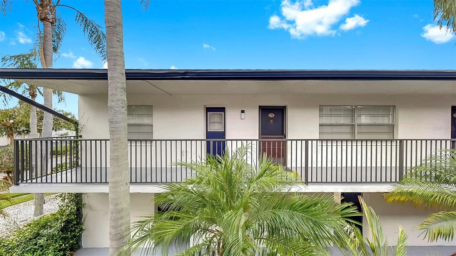 1146 KING ARTHUR COURT 114