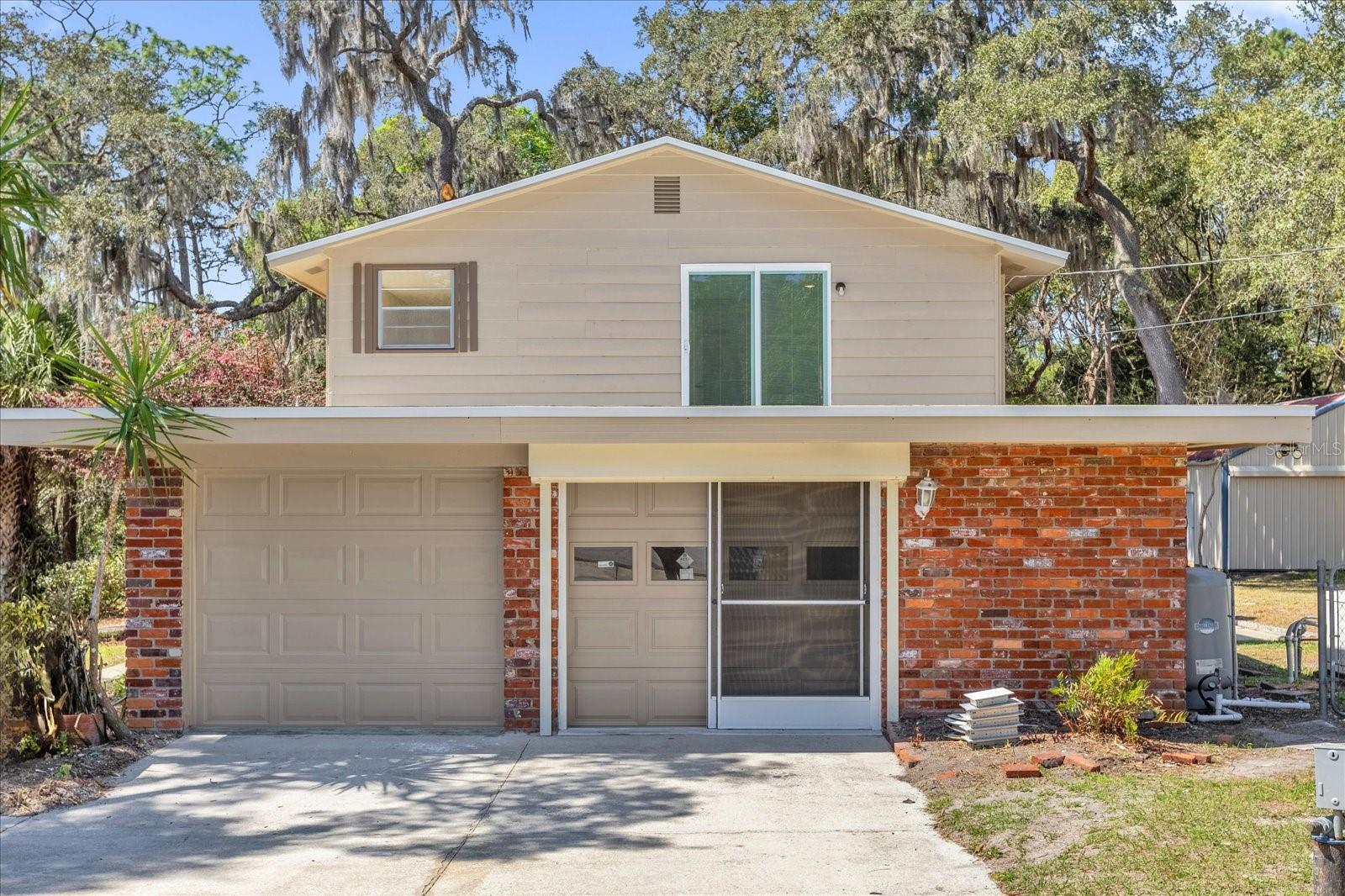 1610 GLENWOOD ROAD
