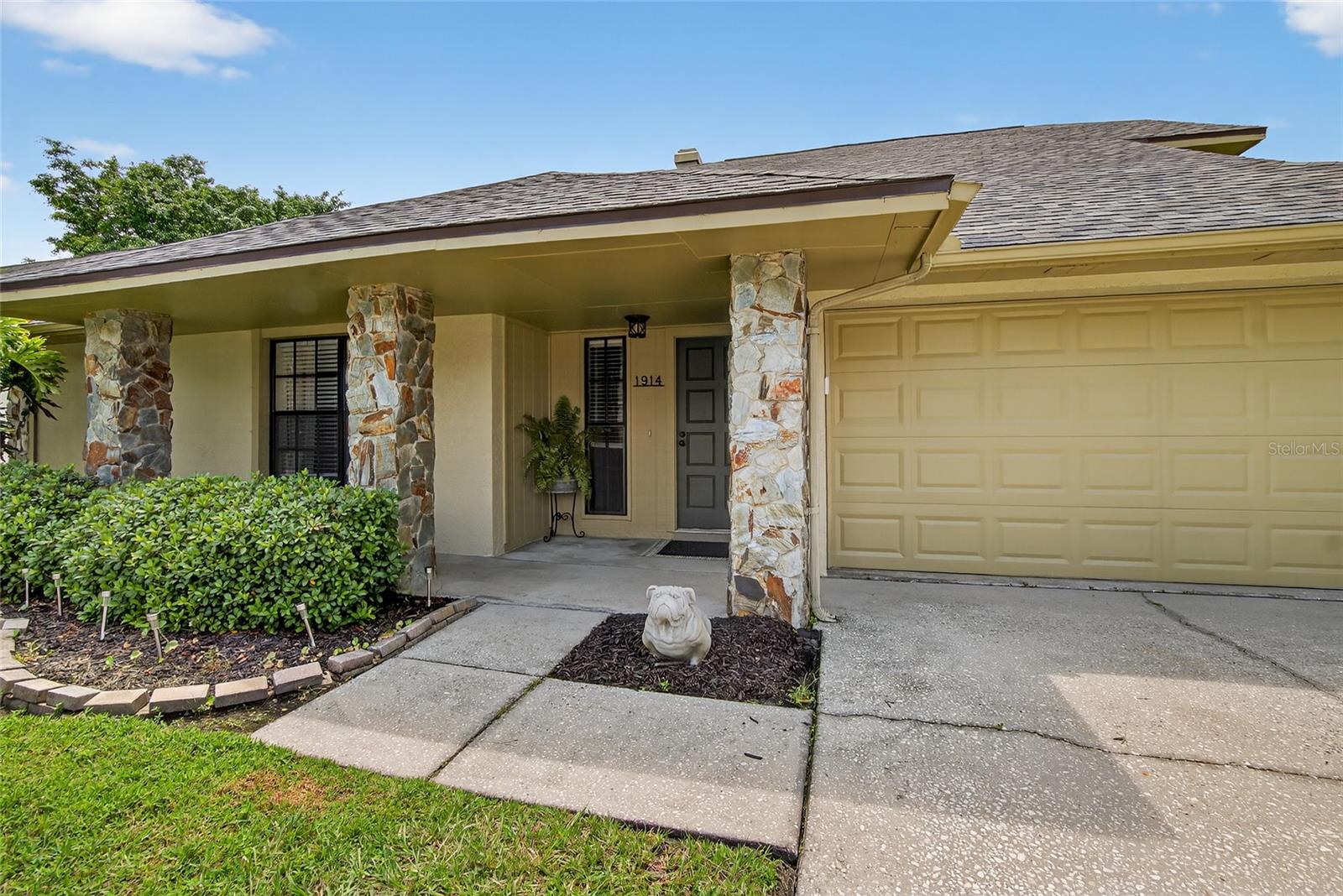 1914 CORAL TREE COURT