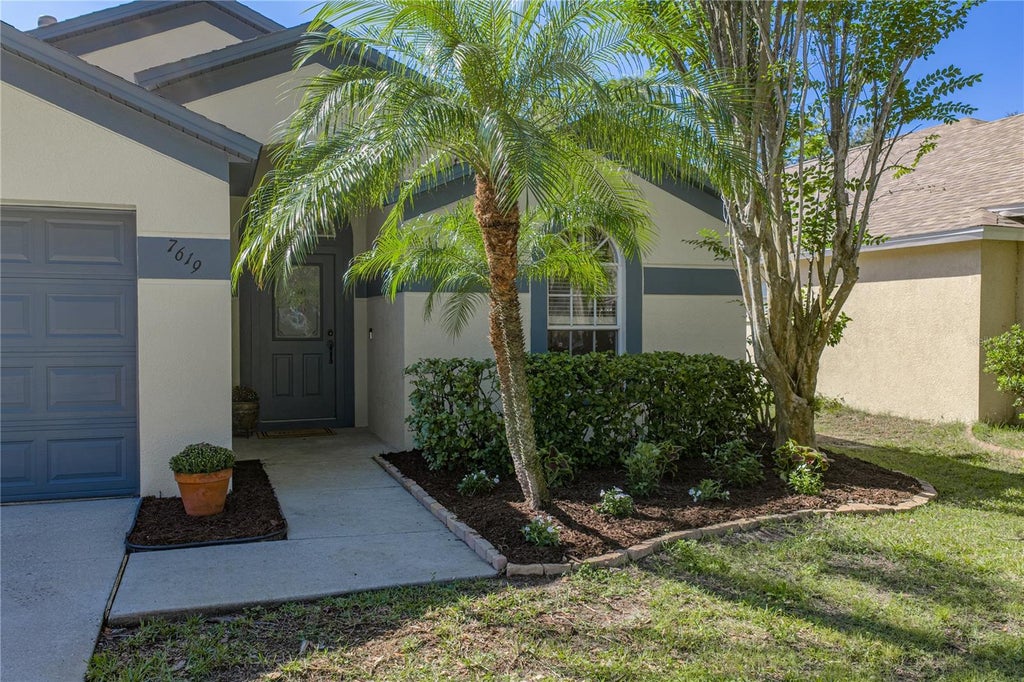 Photo of 7619 Wiltshire Park Place, Apollo Beach, FL 33572 (MLS # TB8557742)