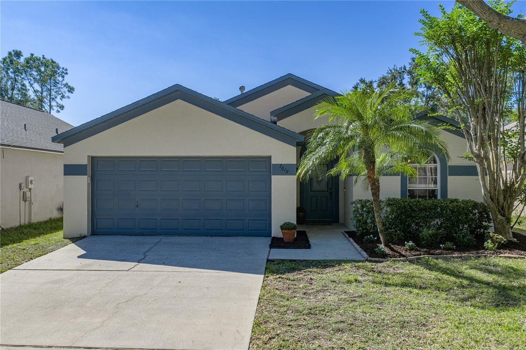 Photo of 7619 Wiltshire Park Place, Apollo Beach, FL 33572 (MLS # TB8557742)