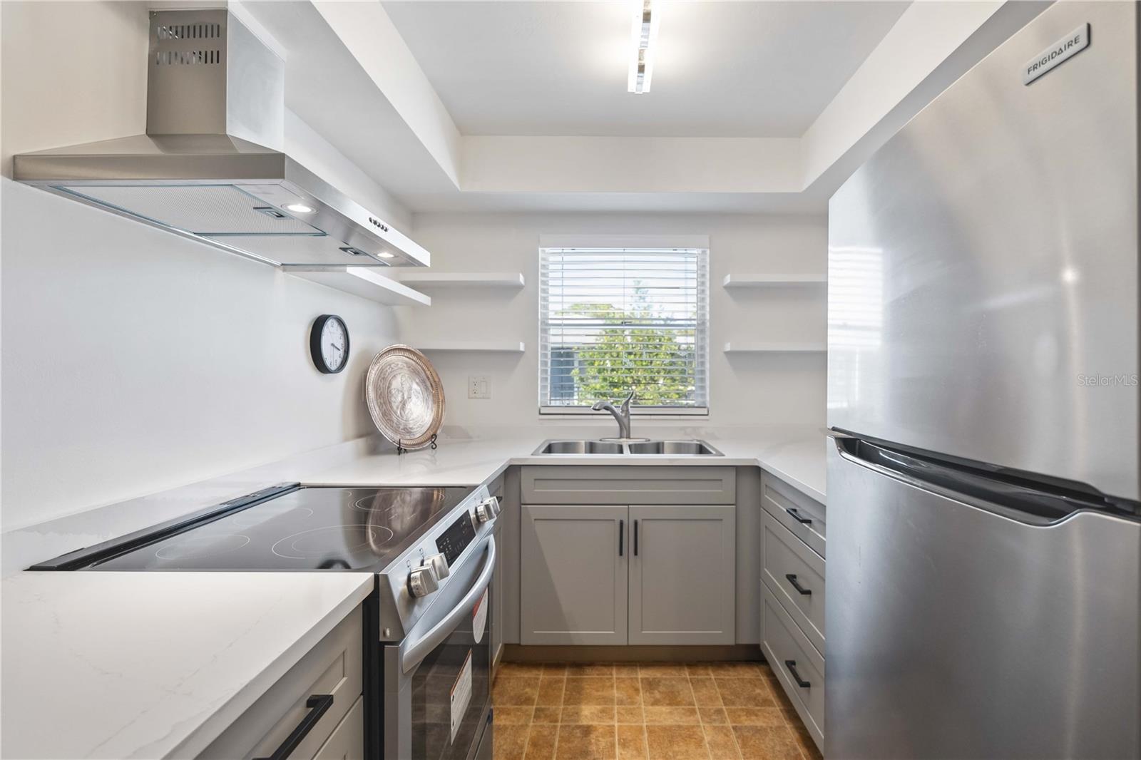 WINDSOR HOUSE - Residential