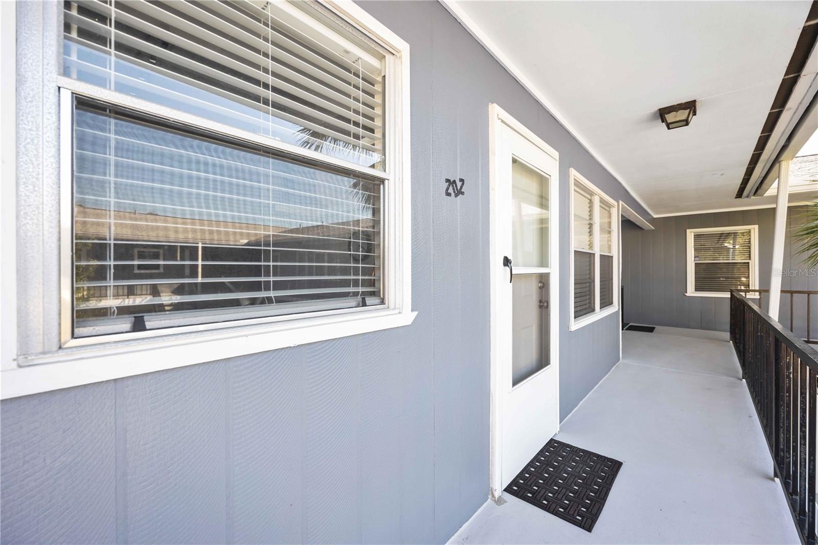 236 HARBOR DRIVE S 202