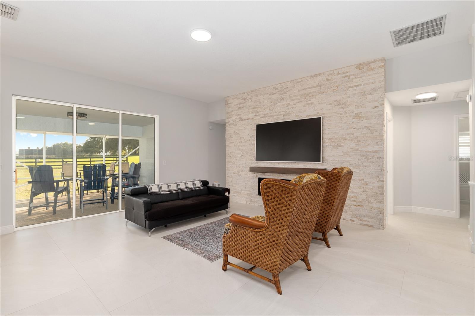 SADDLEBROOK EQUESTRIAN PARK - Residential