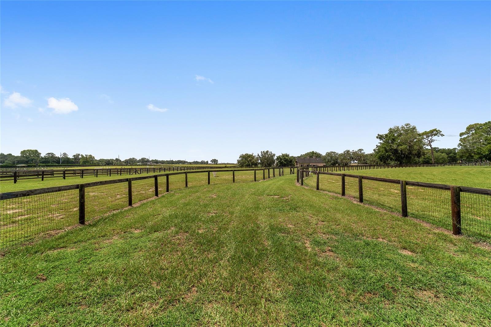 SADDLEBROOK EQUESTRIAN PARK - Residential
