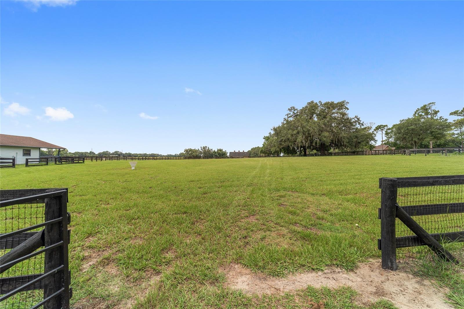 SADDLEBROOK EQUESTRIAN PARK - Residential