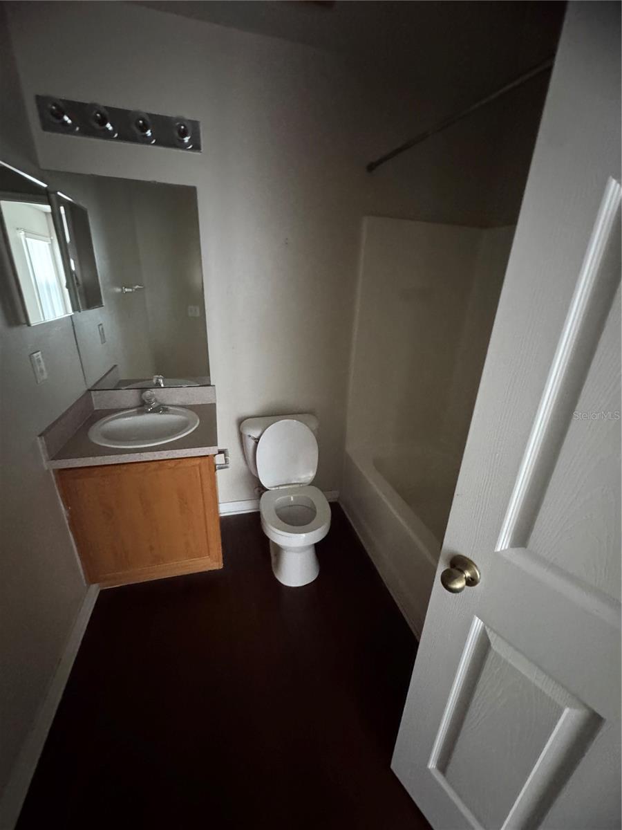 HAMPTON ESTATES - Residential Lease