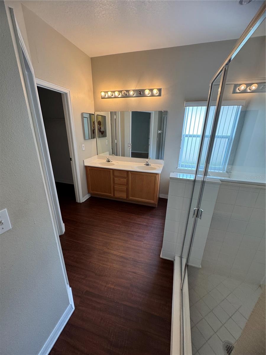 HAMPTON ESTATES - Residential Lease