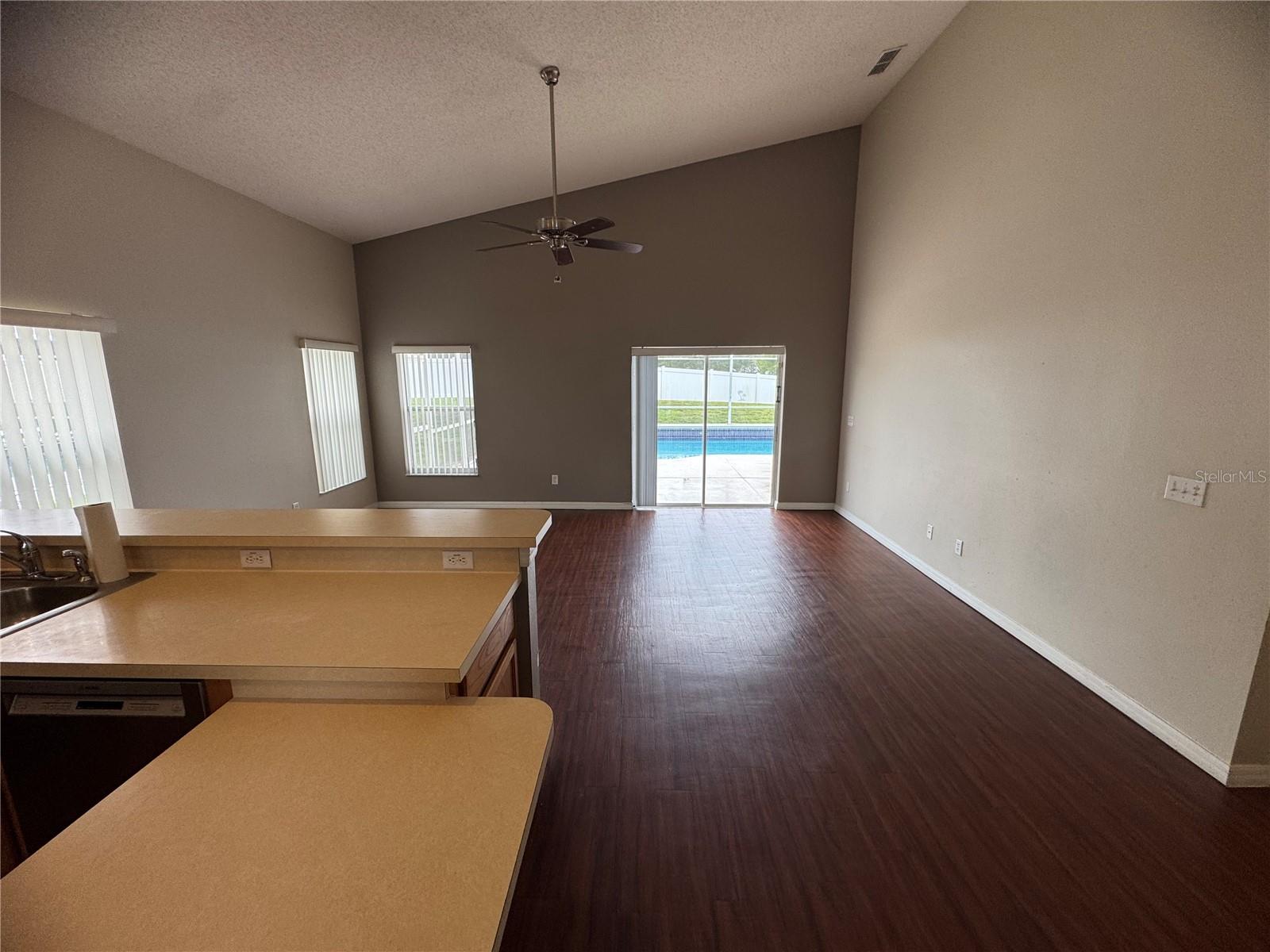 HAMPTON ESTATES - Residential Lease