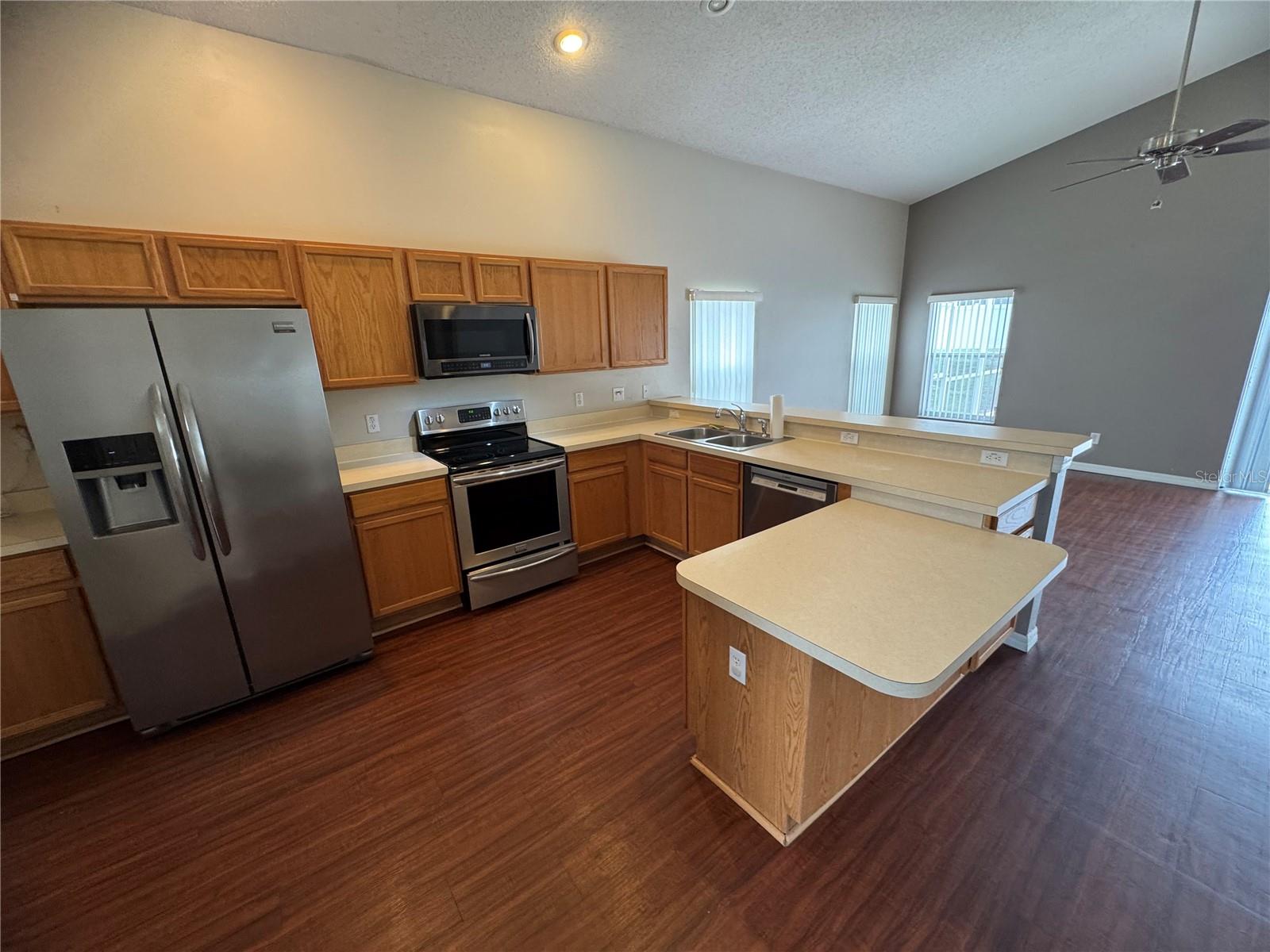 HAMPTON ESTATES - Residential Lease