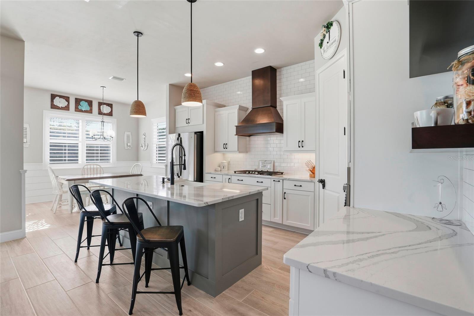 OAKMONT PH 2 PB 32 PG 30 - Residential