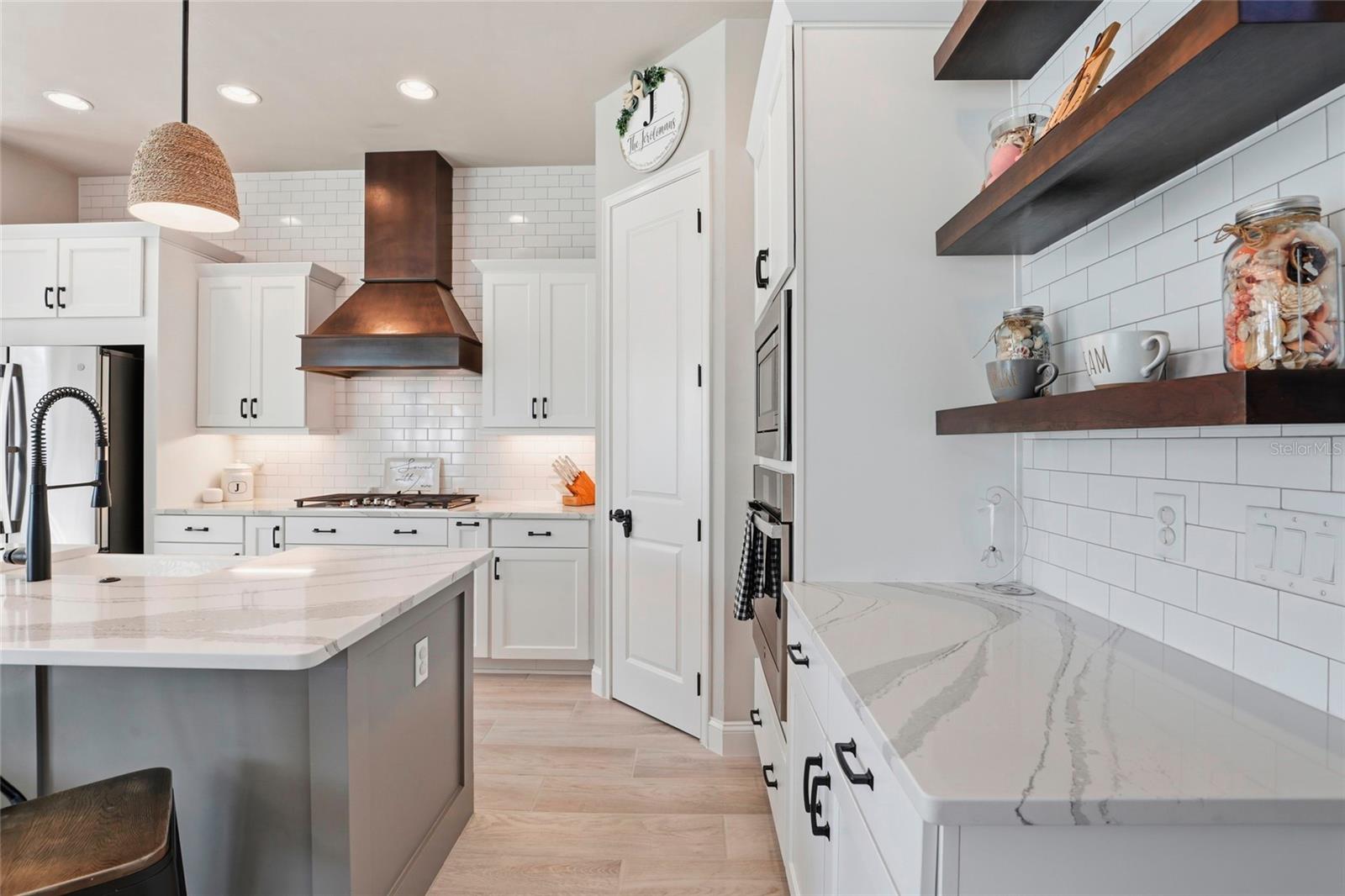 OAKMONT PH 2 PB 32 PG 30 - Residential