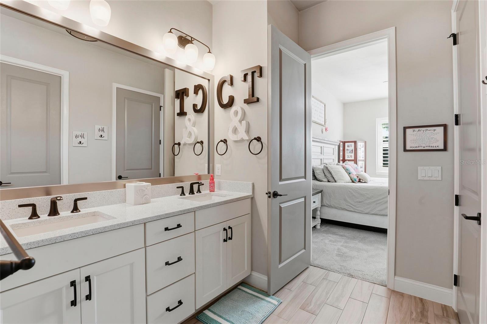 OAKMONT PH 2 PB 32 PG 30 - Residential