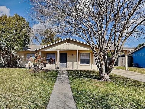 Photo of 1117 Princewood Drive, Orlando, FL 32810 (MLS # V4948222)