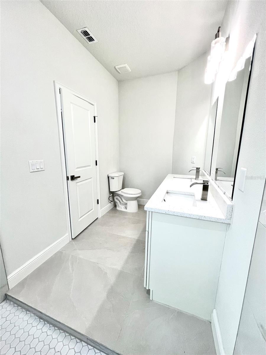 SILVER SPRINGS SHORES - Residential Lease