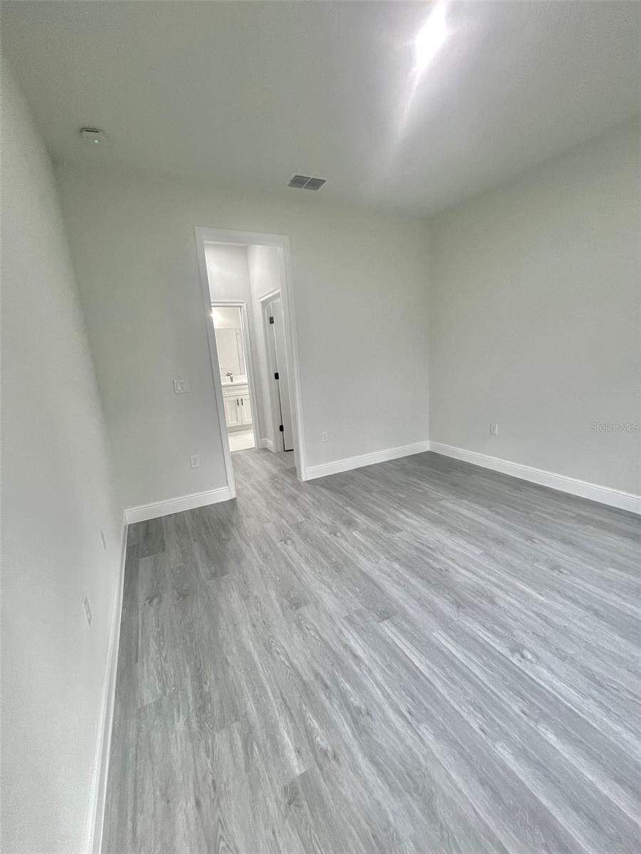 SILVER SPRINGS SHORES - Residential Lease