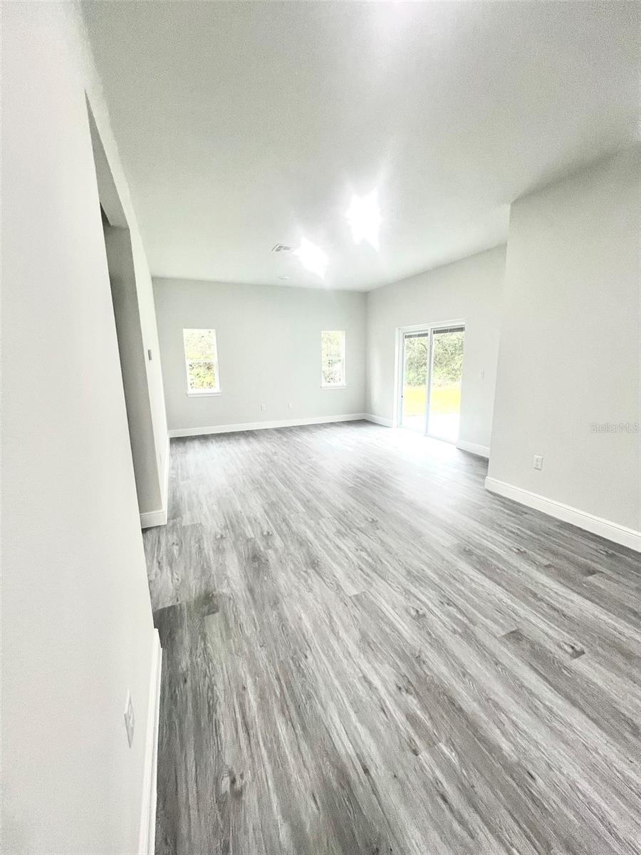 SILVER SPRINGS SHORES - Residential Lease