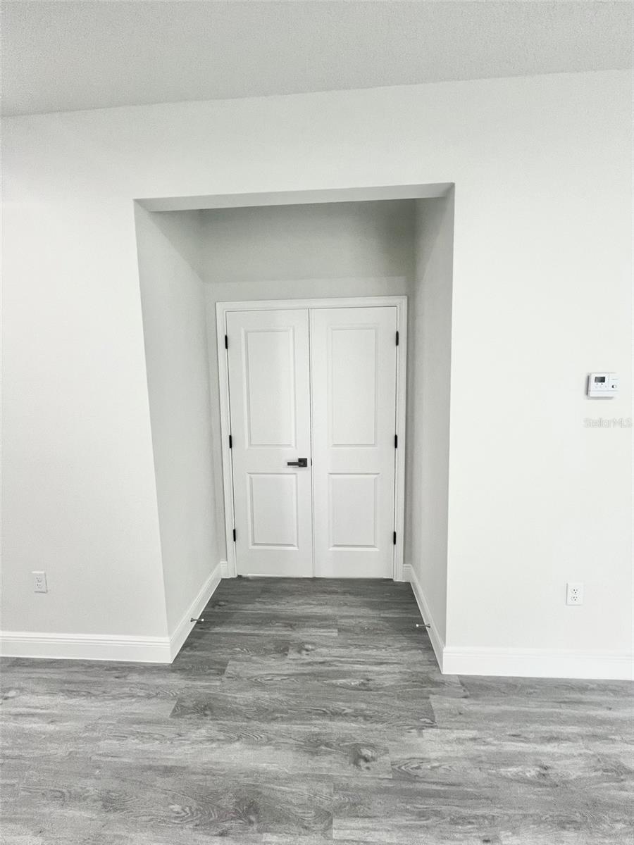 SILVER SPRINGS SHORES - Residential Lease