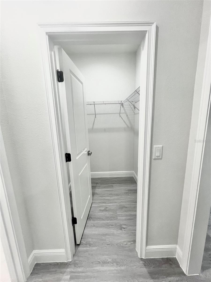 SILVER SPRINGS SHORES - Residential Lease