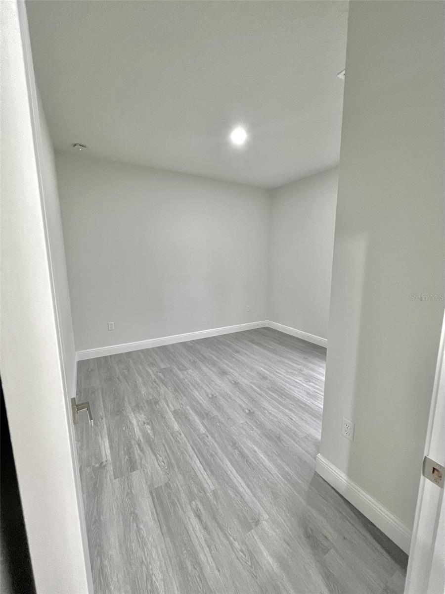 SILVER SPRINGS SHORES - Residential Lease