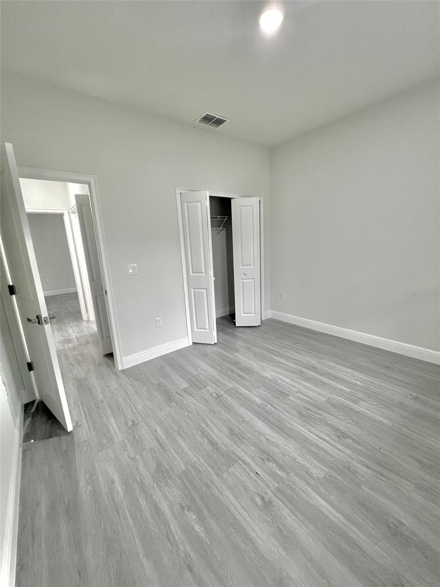 SILVER SPRINGS SHORES - Residential Lease