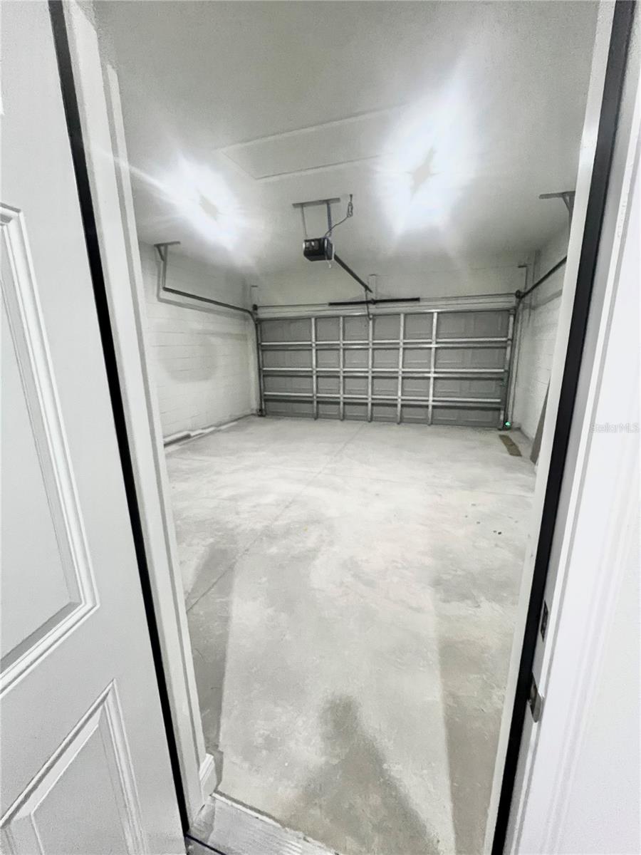 SILVER SPRINGS SHORES - Residential Lease