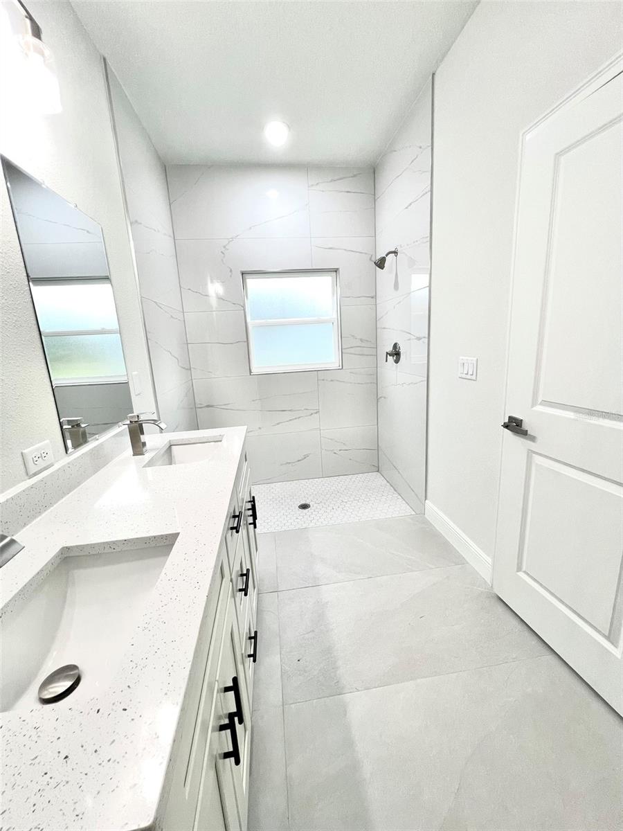 SILVER SPRINGS SHORES - Residential Lease