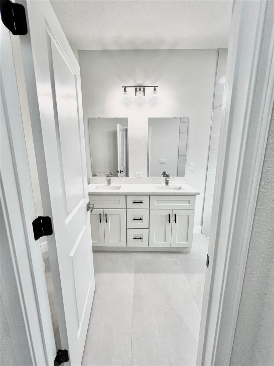 SILVER SPRINGS SHORES - Residential Lease