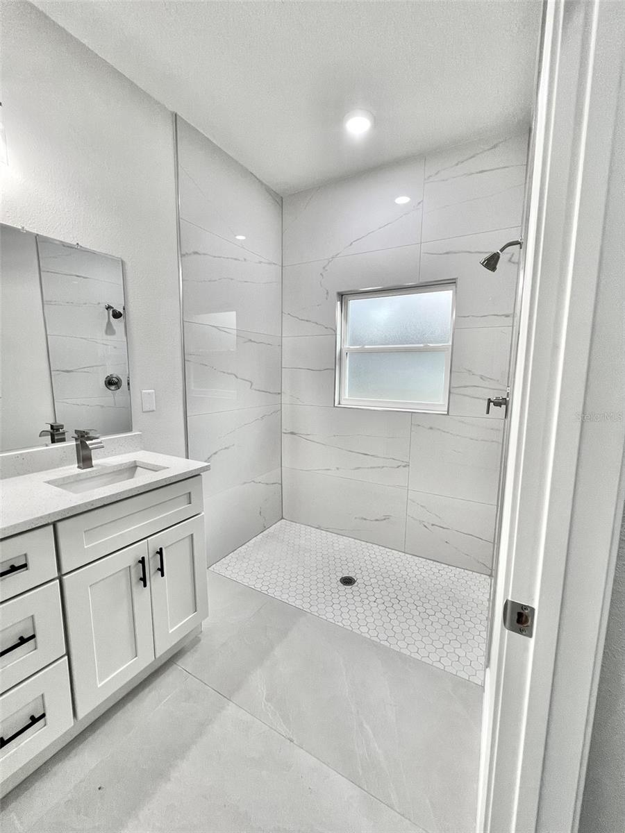 SILVER SPRINGS SHORES - Residential Lease