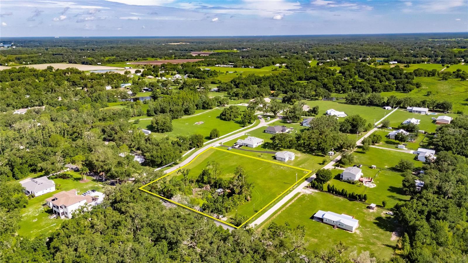 MAJESTIC OAKS PRESERVE - Land