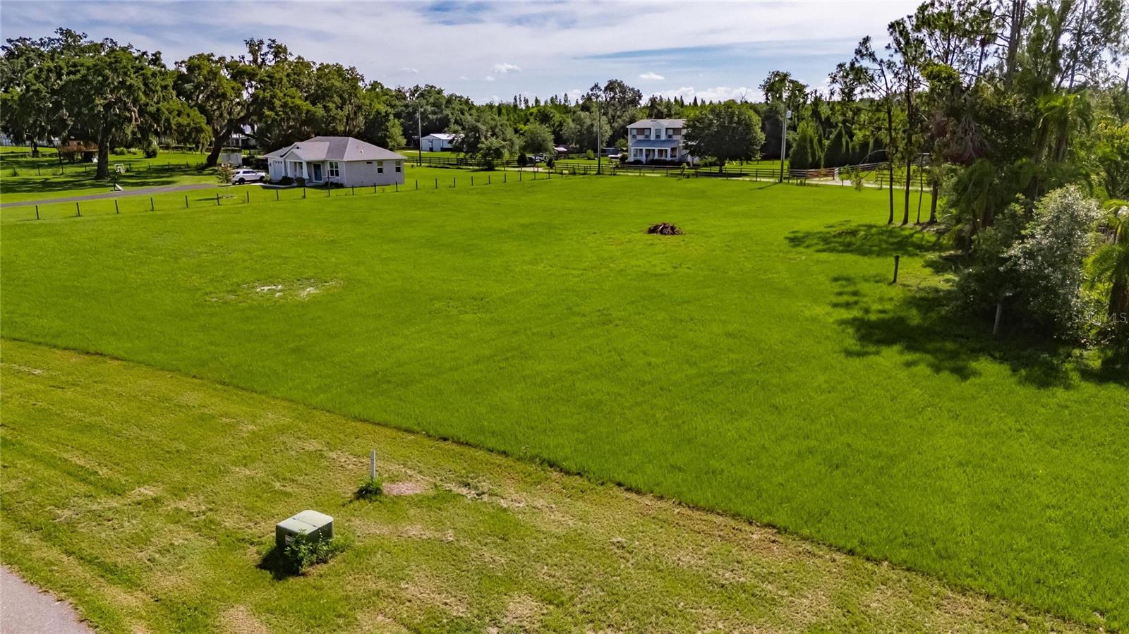 MAJESTIC OAKS PRESERVE - Land