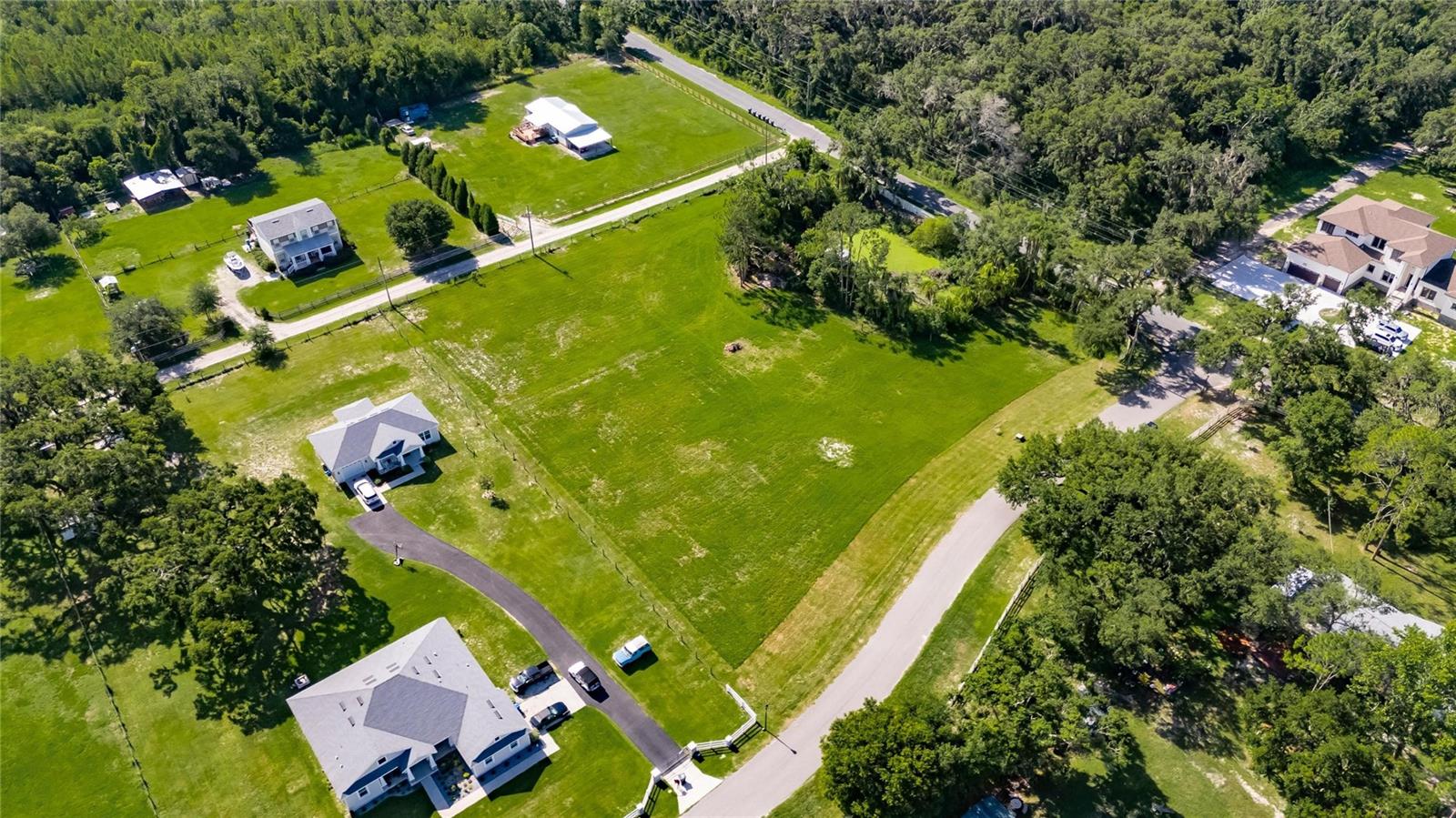 MAJESTIC OAKS PRESERVE - Land