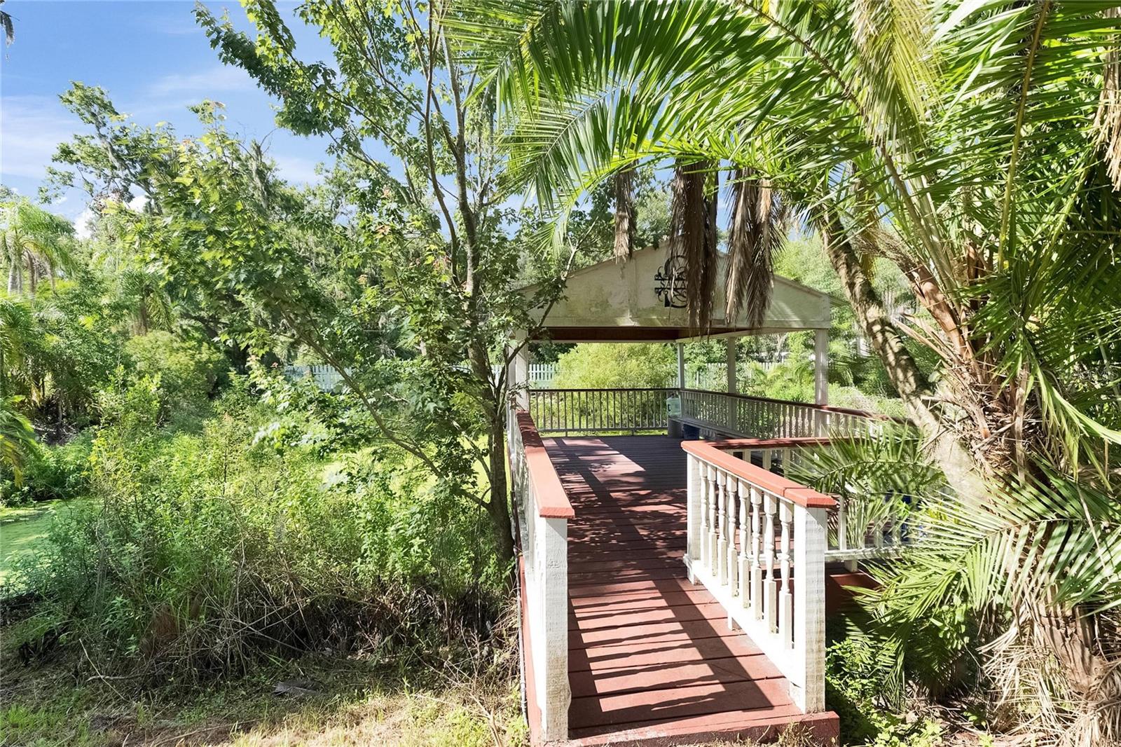 MAJESTIC OAKS PRESERVE - Land