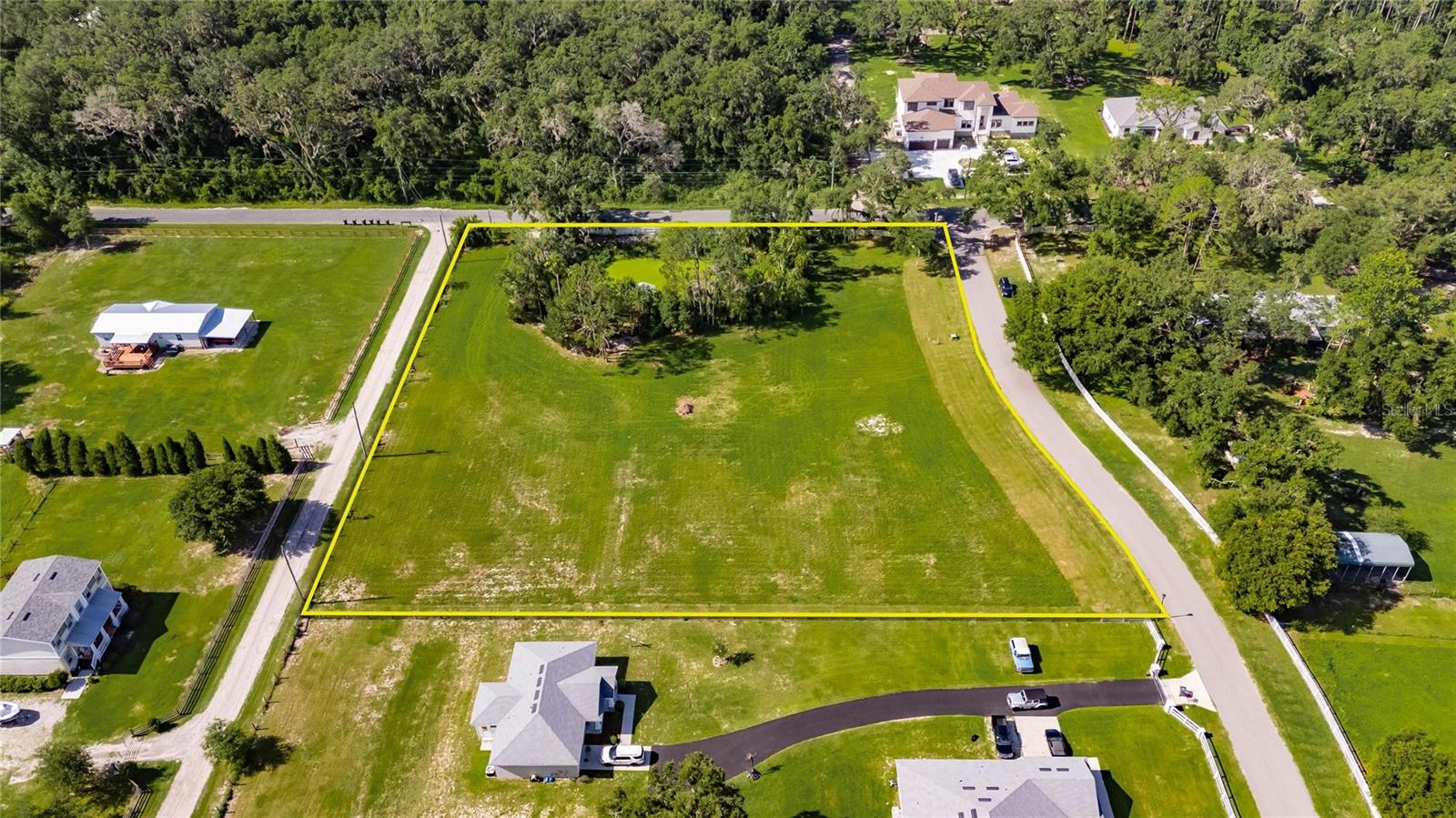 MAJESTIC OAKS PRESERVE - Land