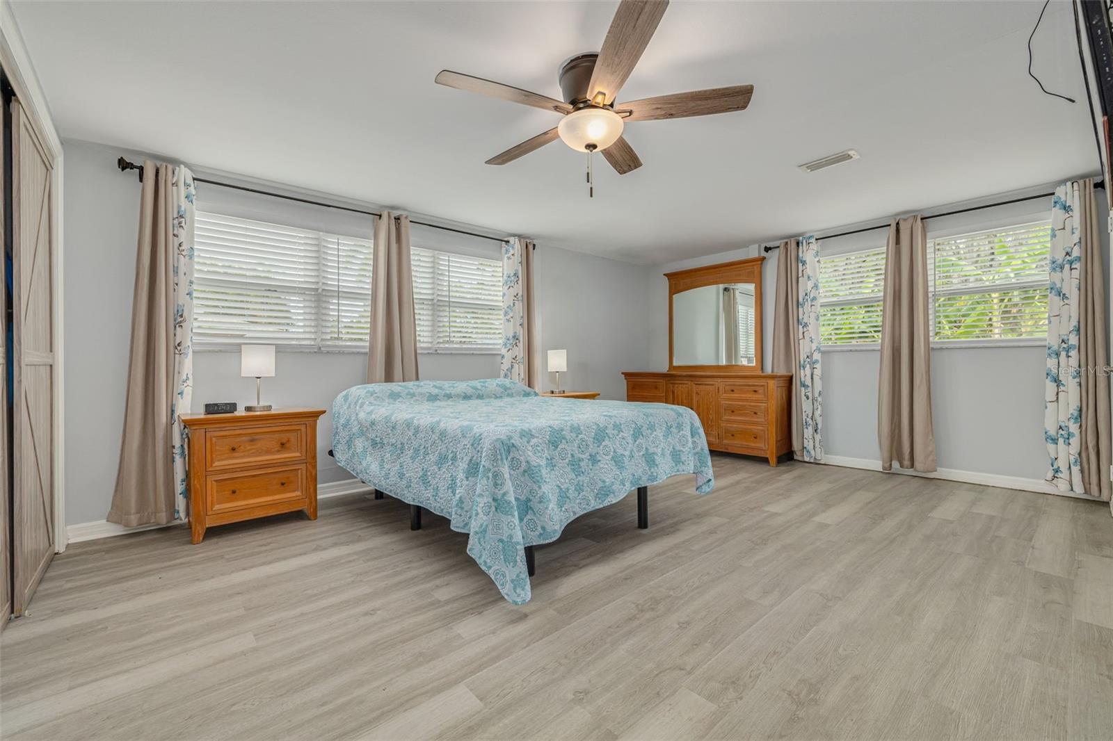 MARTHAS VINEYARD - Residential