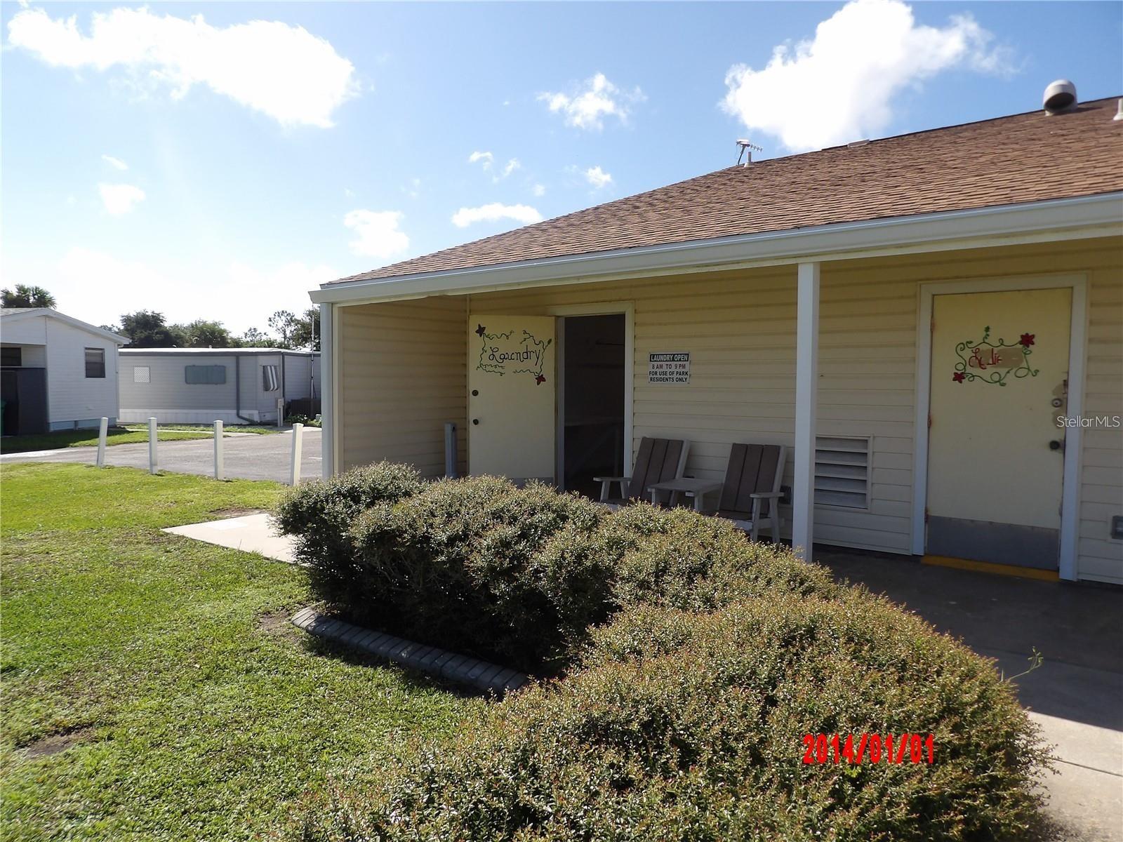 HOLIDAY TRAVEL PARK ENGLEWOOD - Land
