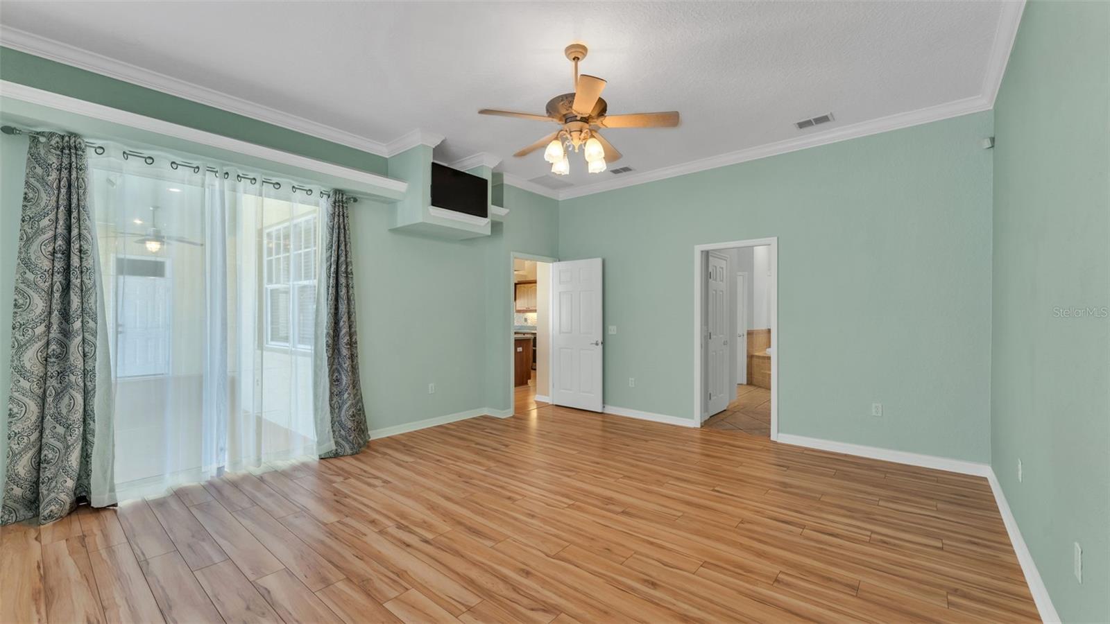 HUNTERS RUN PH 02 - Residential