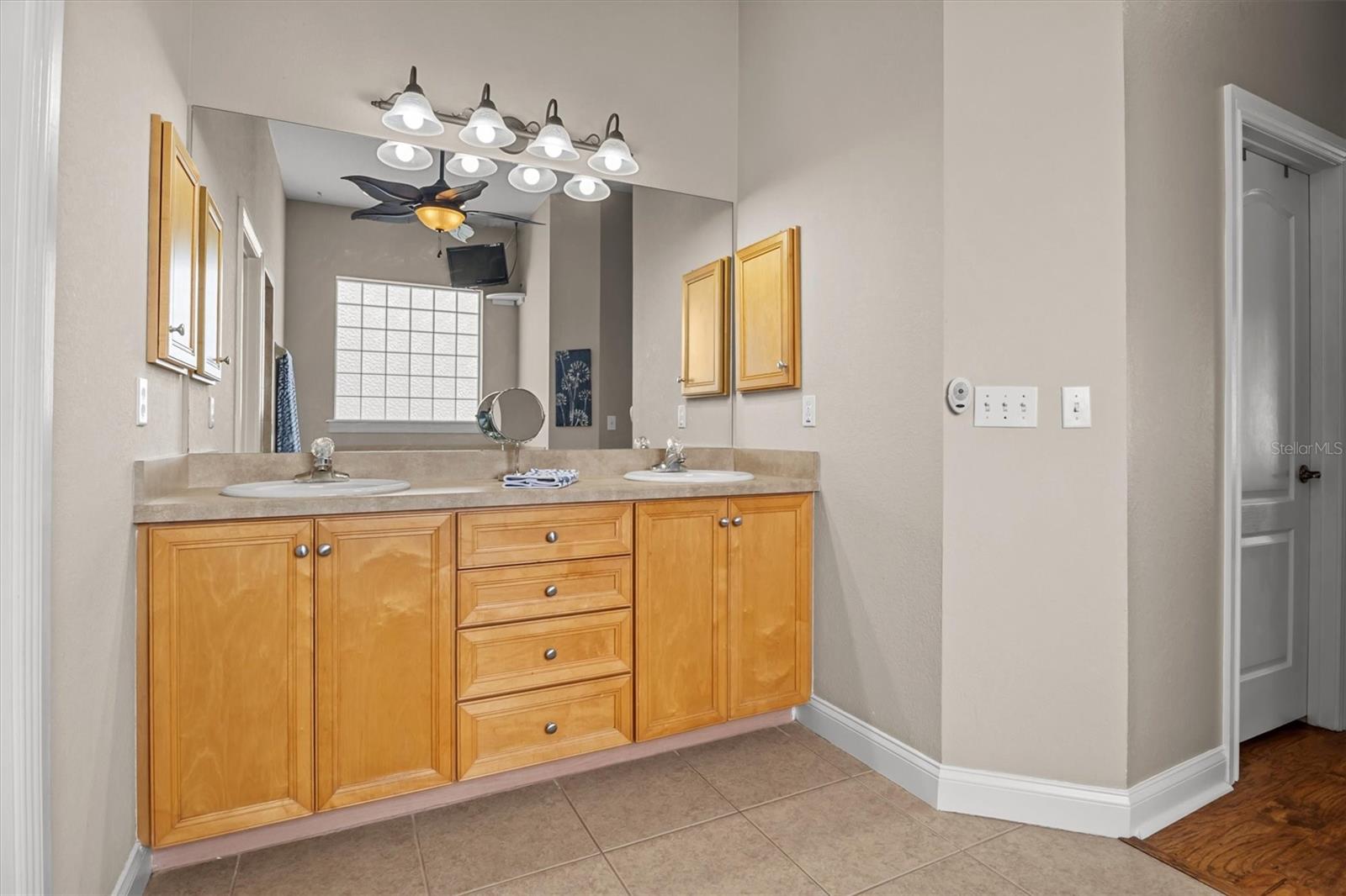 WOODPOINTE PH 1 - Residential