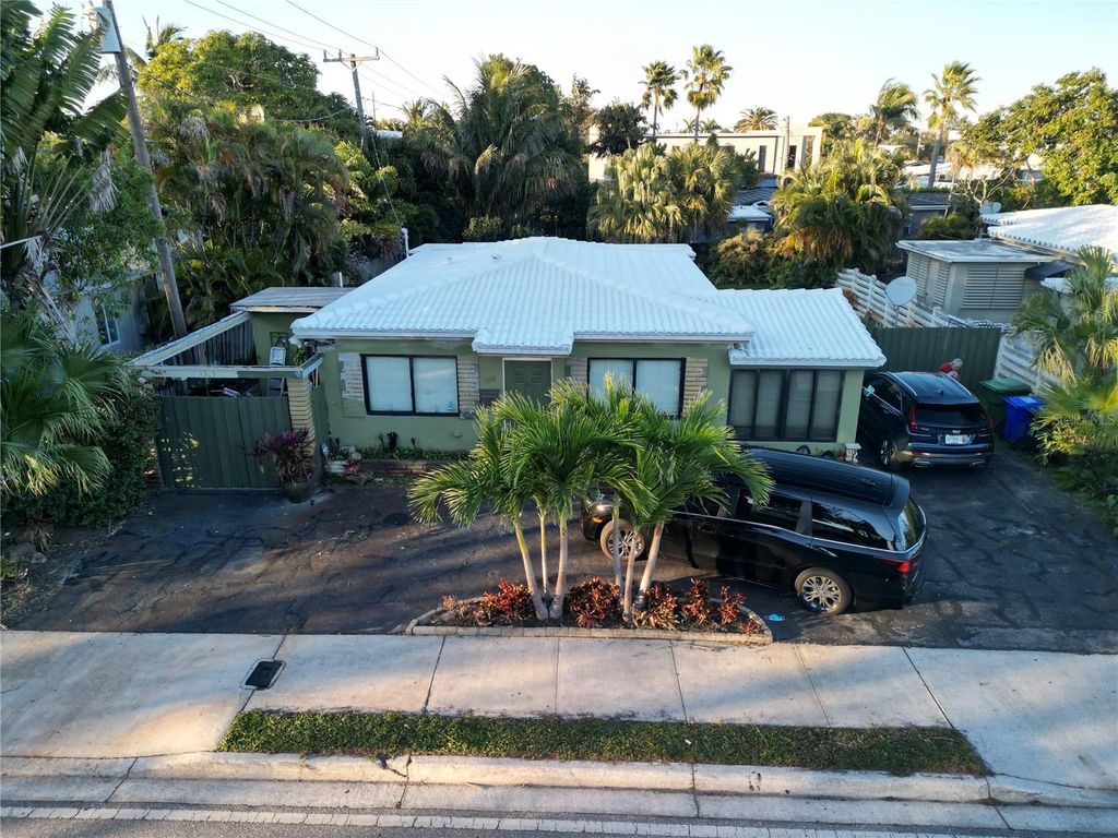 Photo of 1313 NE 13th Street, Fort Lauderdale, FL 33304 (MLS # TB8473865)